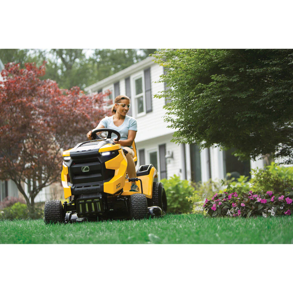 Cub Cadet XT1 LT42 IntelliPOWER® - Image 10