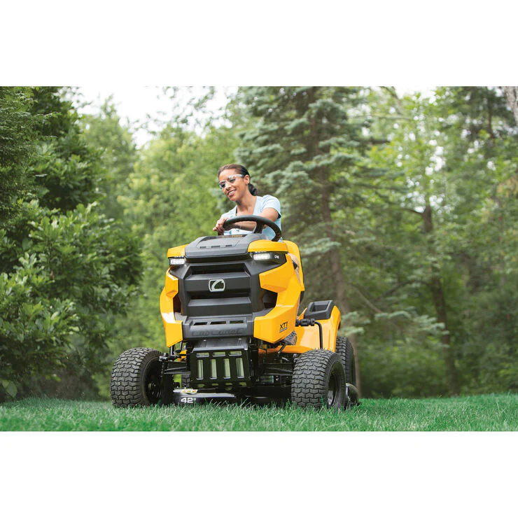 Cub Cadet XT1 LT42 IntelliPOWER® - Image 9