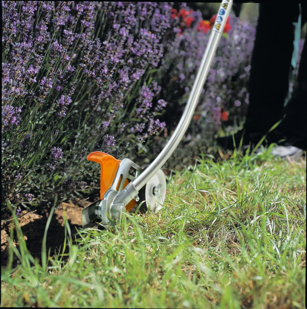 STIHL® FCB-KM Curved Shaft Lawn Edger Attachment - Image 2