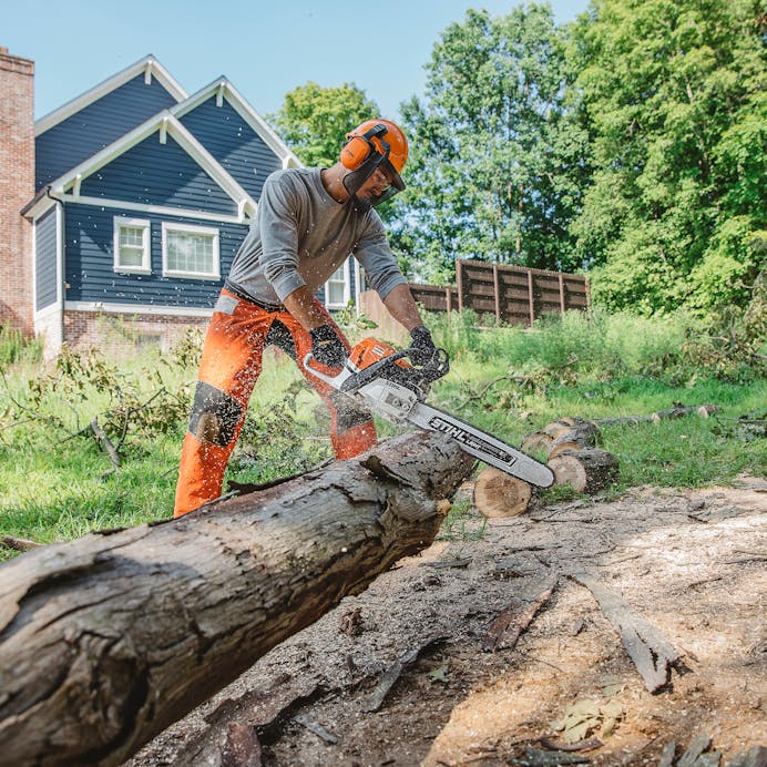 STIHL® MS 400 C-M Chainsaw - Image 3