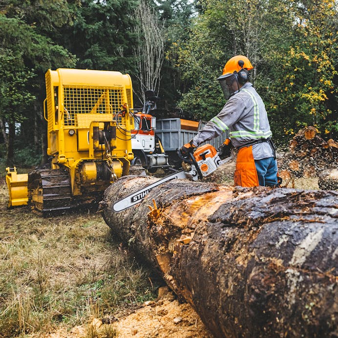 STIHL® MS 400 C-M Chainsaw - Image 5