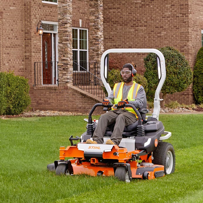 STIHL® RZA 748 48" Electric Zero Turn Mower - Image 3
