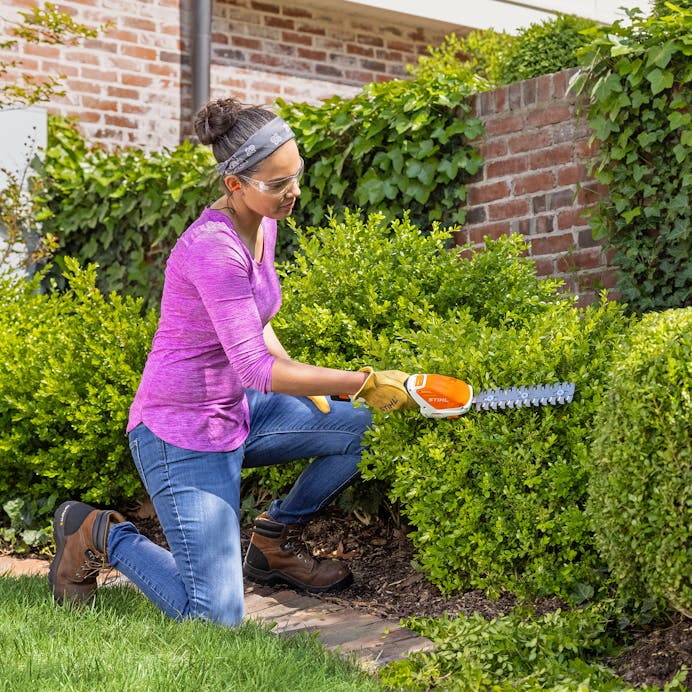 STIHL® HSA 26 Battery Hedge Trimmer - Image 6