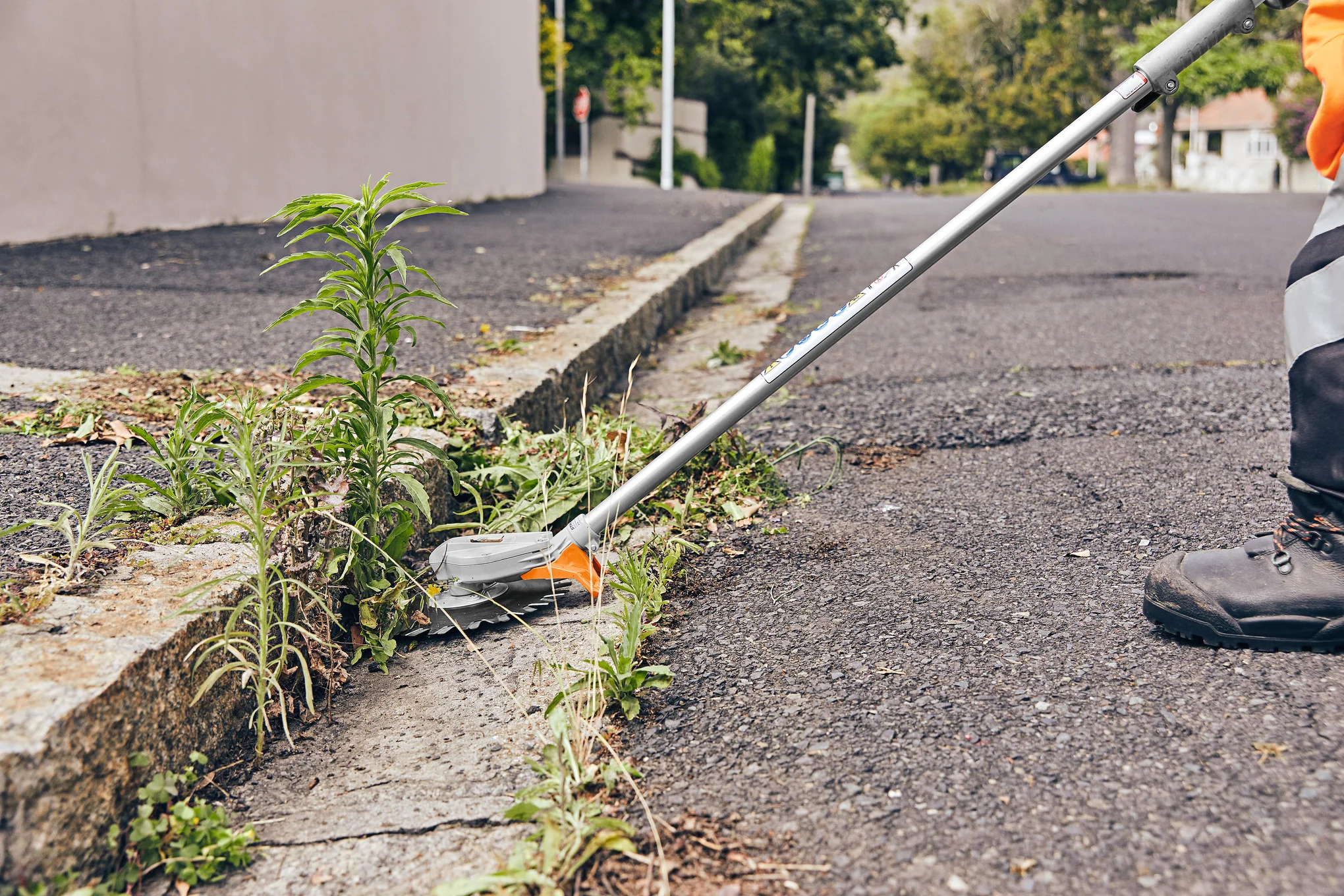 STIHL® KMA 130 Cordless Combi Engine - Image 4