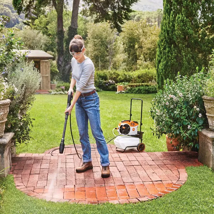 STIHL® REA 60 Battery Plus Pressure Washer - Image 3