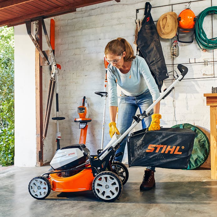 STIHL® RMA 460 Walk Behind Mower w/ Battery & Charger - Image 3