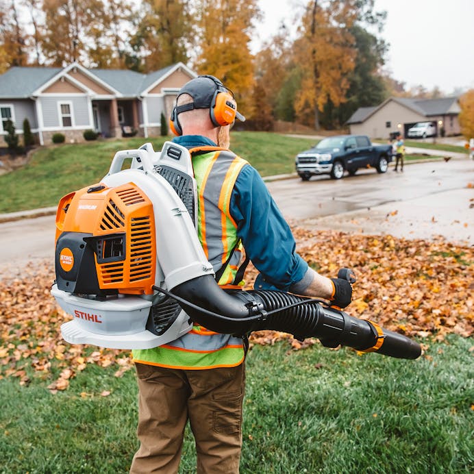 STIHL® BR 800 C-E BACKPACK BLOWER - Image 3