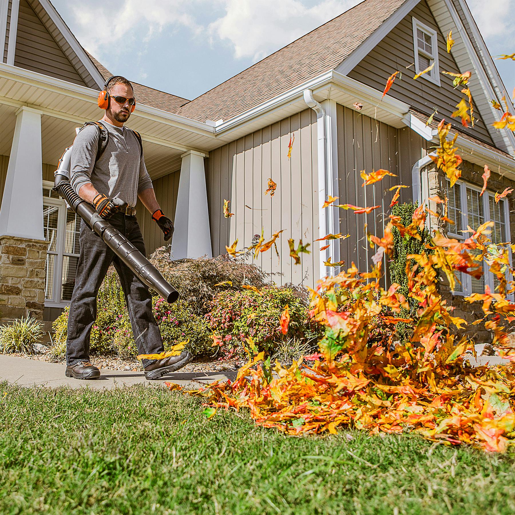 STIHL® BR600 Gas Backpack Blower - Image 4