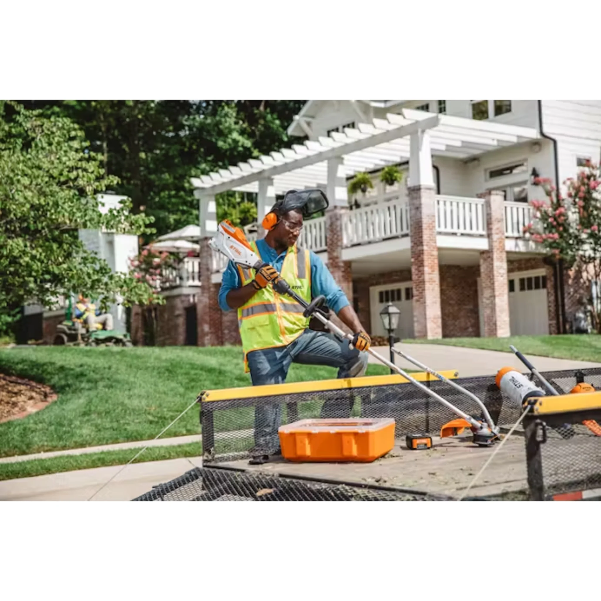 STIHL® KMA 135 R (Tool Only) - Image 4
