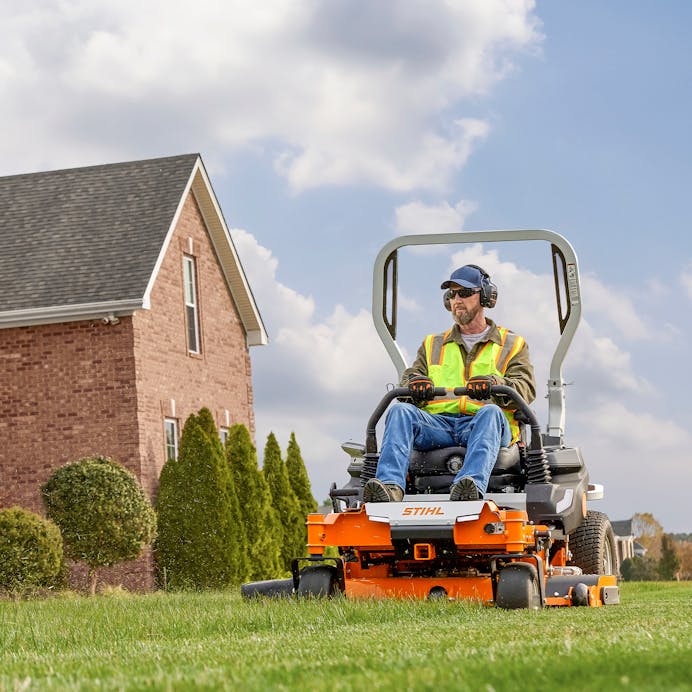 STIHL® RZA 760 60" Electric Zero Turn Mower - Image 3