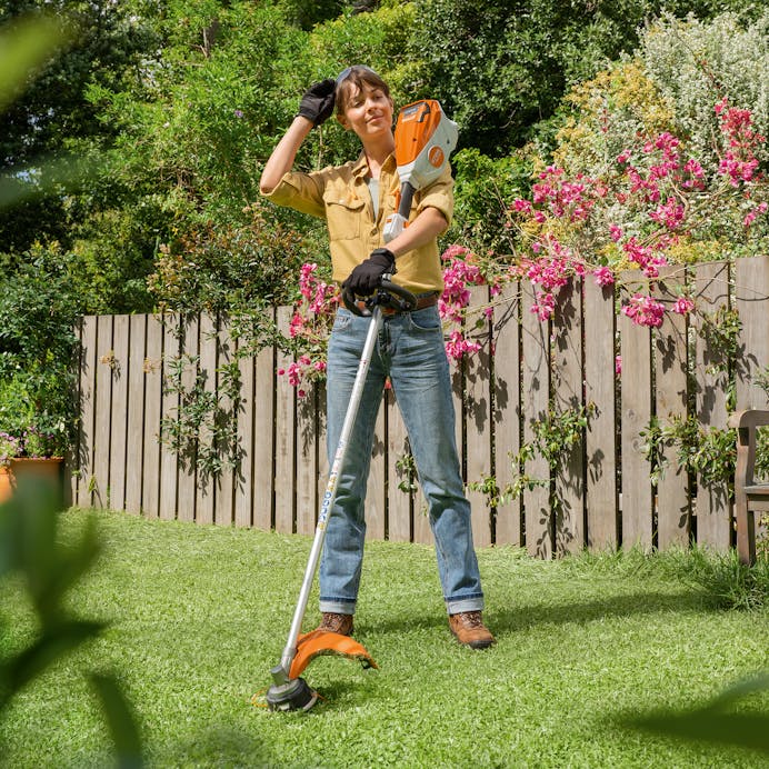 STIHL® FSA 80 R trimmer (Includes Battery and Charger) - Image 4