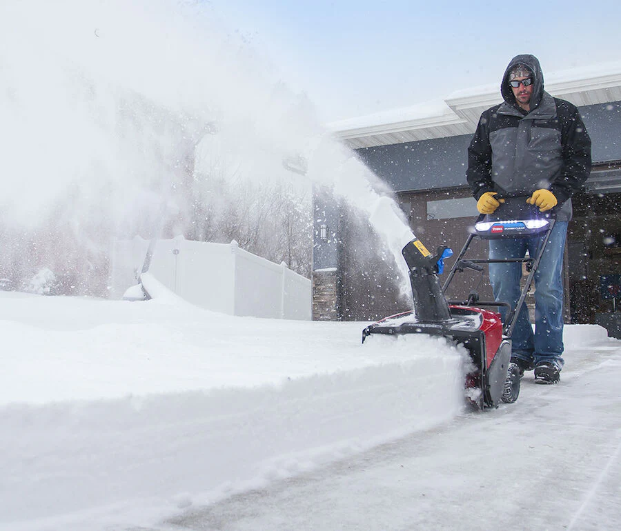 Toro® 21 in. (53 cm) Power Clear® e21 60V* Snow Blower with (2) 6.0Ah Batteries and Charger (39902) - Image 5