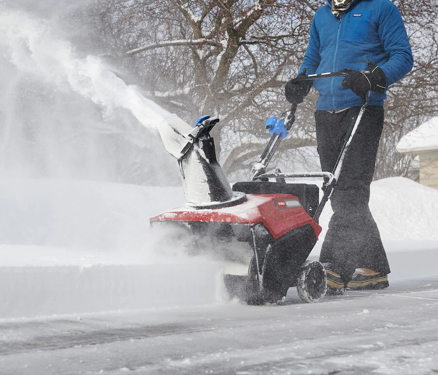 Toro® 21 in. (53 cm) Power Clear® 821 R-C Gas Snow Blower (38755) - Image 4