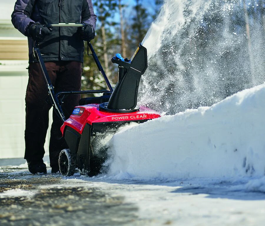 Toro® 21 in. (53 cm) Power Clear® 821 R-C Gas Snow Blower (38755) - Image 5