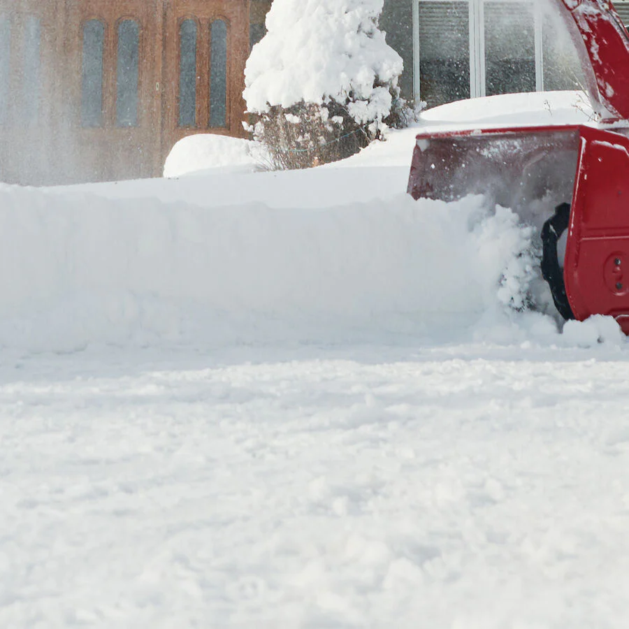 Toro 32 in. (81 cm) Power Max® HD 1232 OHXE Two-Stage Gas Snow Blower (38842) - Image 9