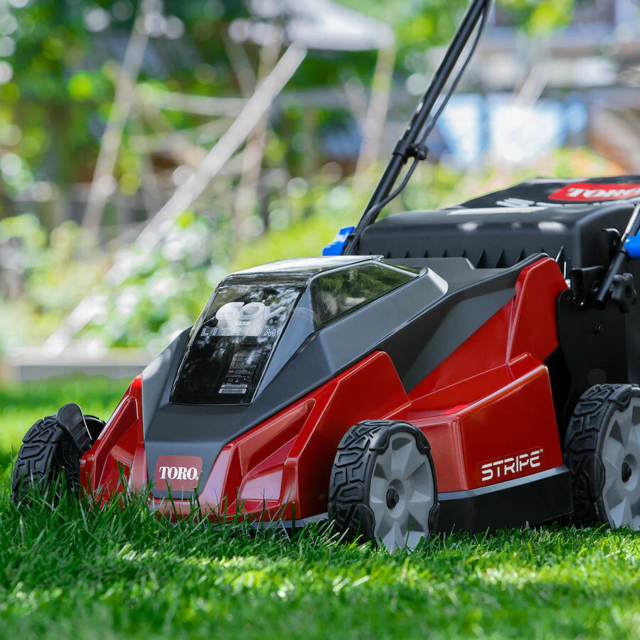 Toro®  60V MAX* 21 in. (53 cm) Stripe® Self-Propelled Mower - 6.0Ah Battery/Charger Included (21621) - Image 3