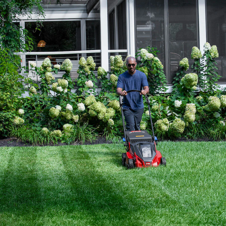 Toro®  60V MAX* 21 in. (53 cm) Stripe® Self-Propelled Mower - 6.0Ah Battery/Charger Included (21621) - Image 9