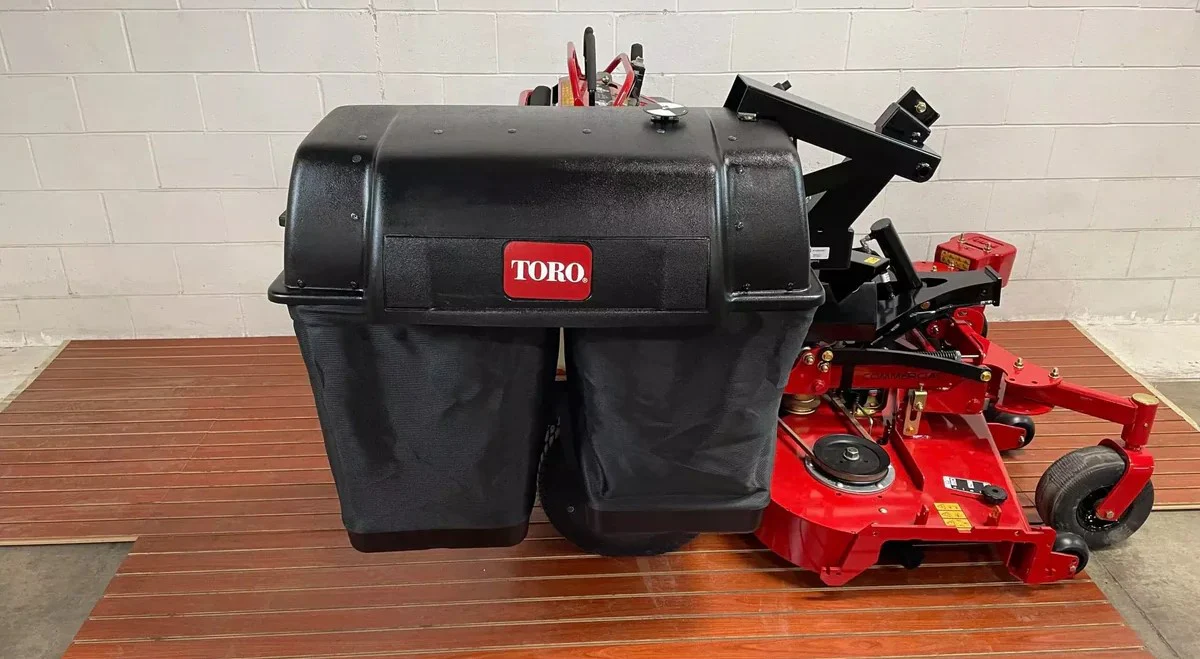 Toro® GrandStand-Soft Twin Bagger Kit (use w/ 78525,78526,78527) - Image 2